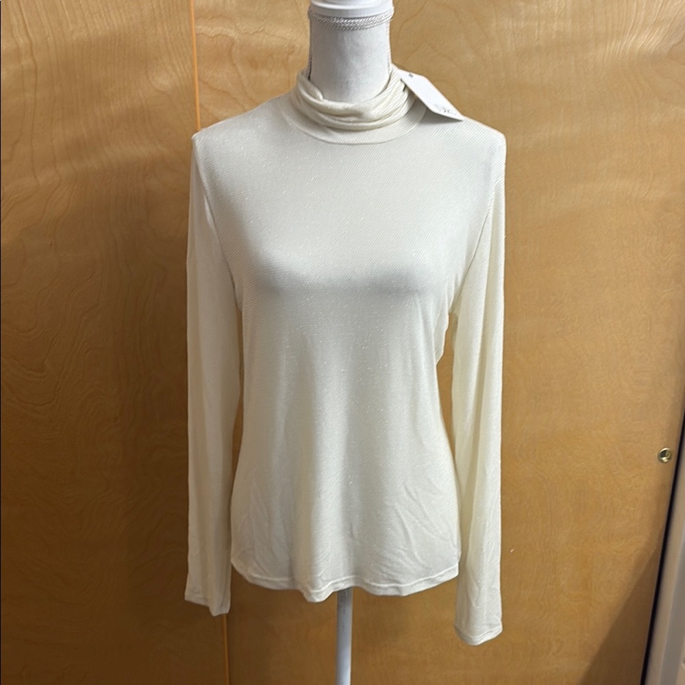FLAWED NWT DR2 Long Sleeve Turtleneck With Gold Dots Size L